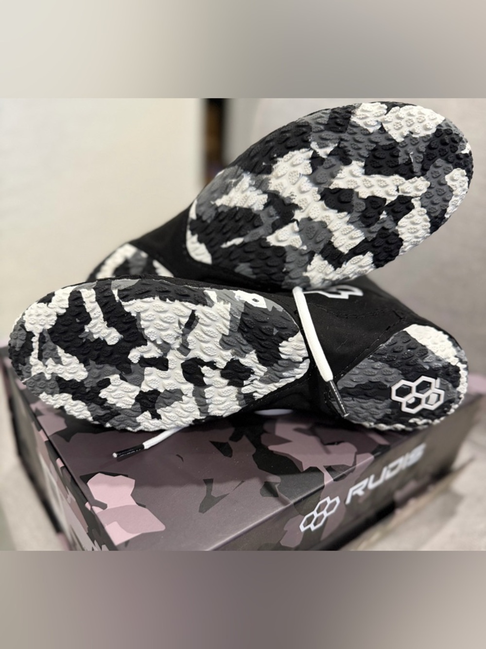 Rudis SF-Tbilisi Wrestling Shoes -Like New- Black on White - Picture 5 of 9